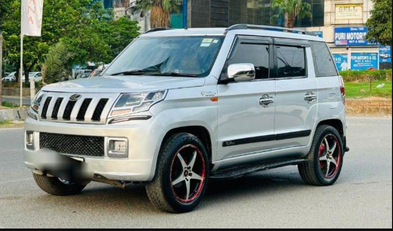 Mahindra TUV300 T10 2018