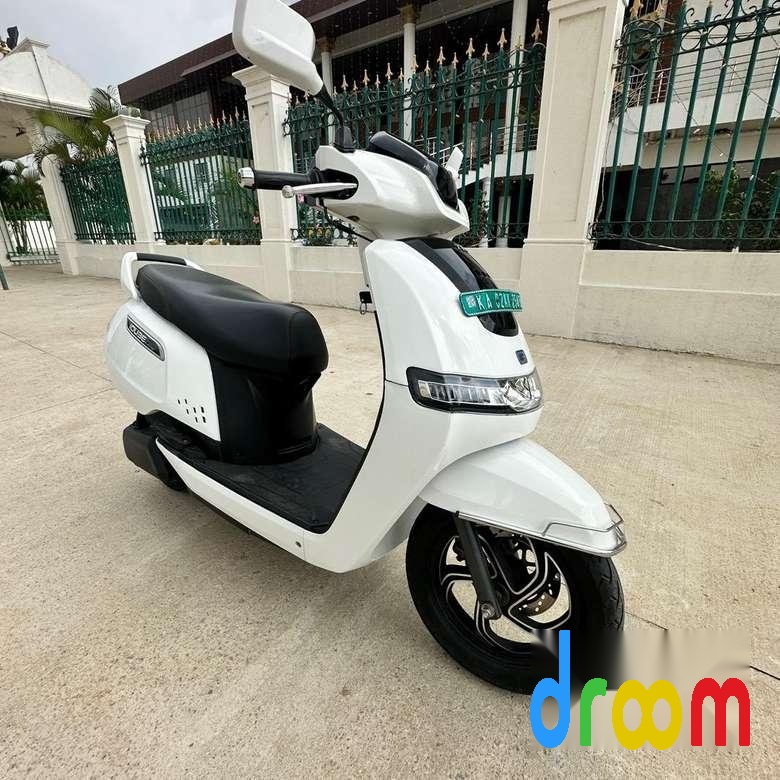 TVS iQube Standard 2021