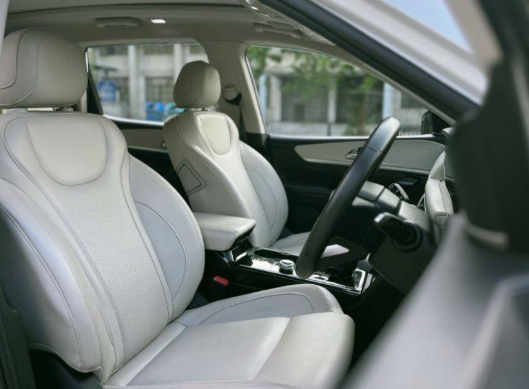 Mahindra XUV700 AX7 DIESEL AT 7 STR 2022