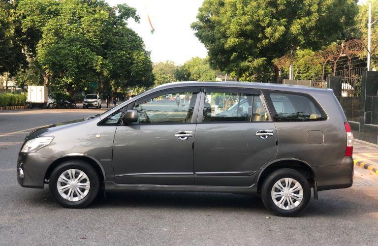 Toyota Innova 2.5 GX 7 STR BS III 2015