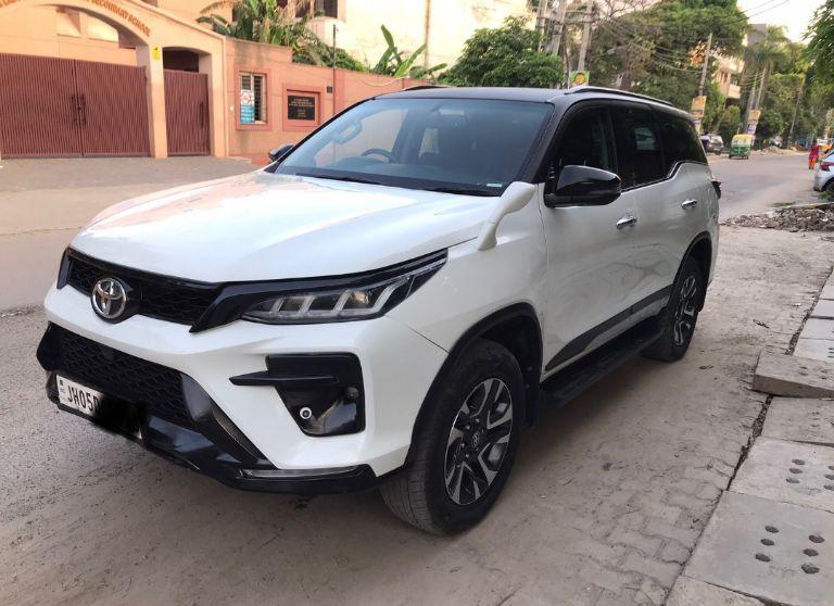Toyota Fortuner Legender 2.8 4x4 AT 2021