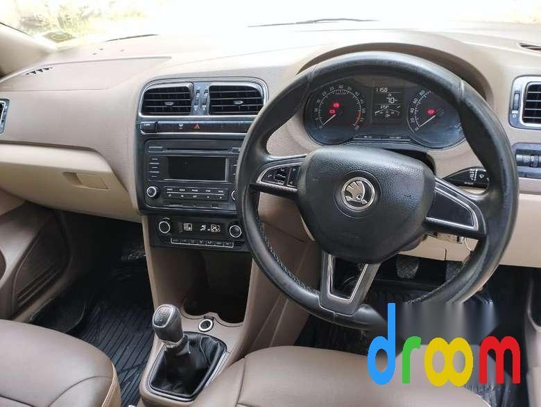 Skoda Rapid ELEGANCE 1.6 TDI MT 2015