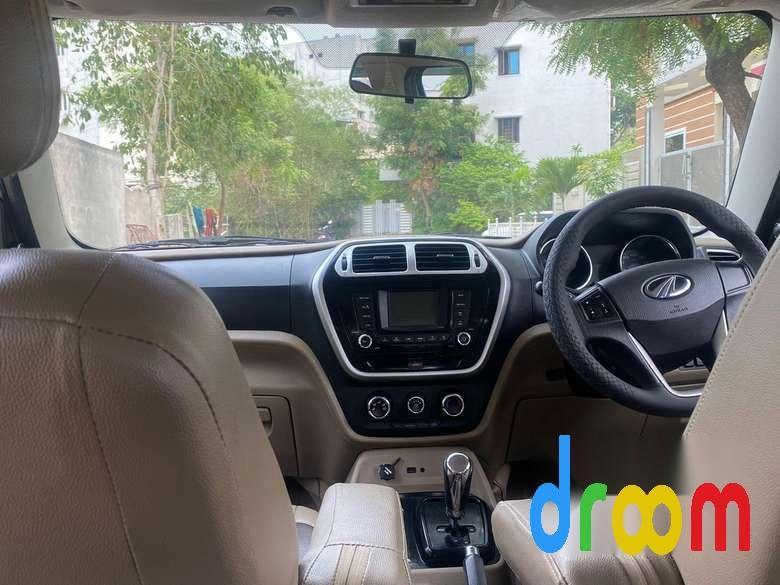 Mahindra TUV300 T8 AMT 2017