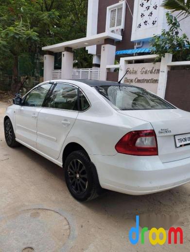 Skoda Rapid ELEGANCE 1.6 TDI MT 2015