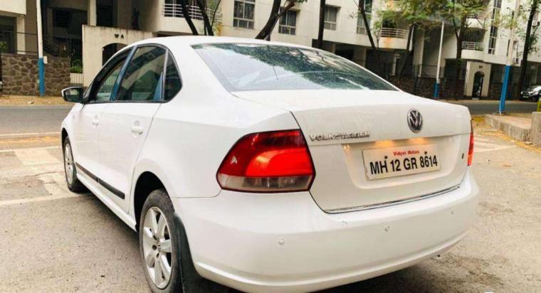 Volkswagen Vento 1.6 MPI Highline Plus 2011