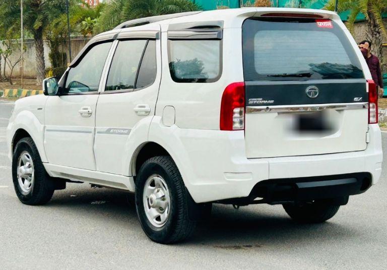Tata Safari Storme 2.2 EX 4X2 2017