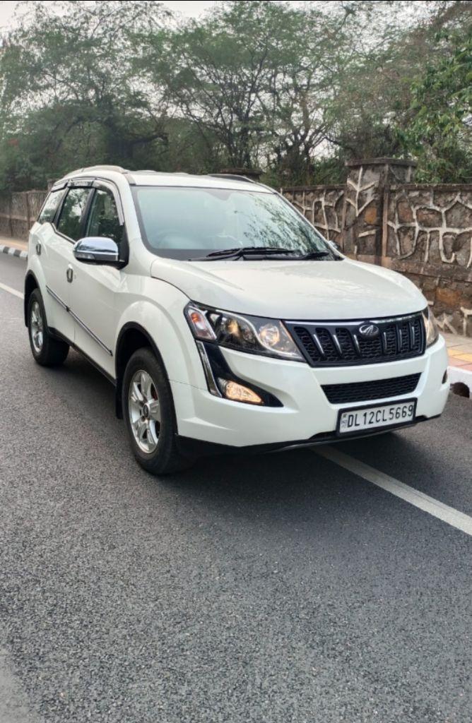 Mahindra XUV500 W6 2017