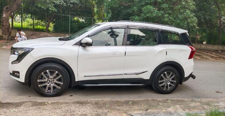 Mahindra XUV700 AX 7 Petrol AT 7 STR 2022