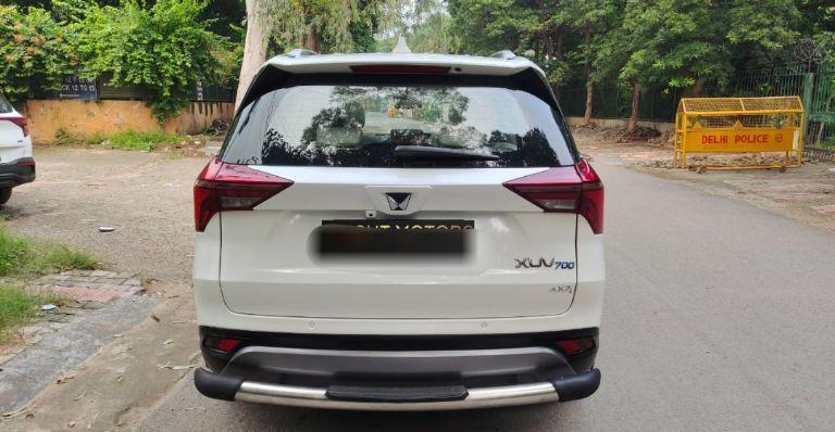 Mahindra XUV700 AX 7 Petrol AT 7 STR 2022