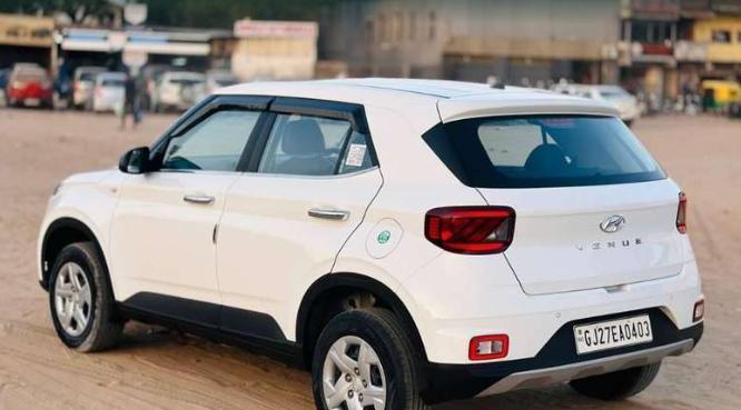 Hyundai Venue E 1.2 Petrol 2022