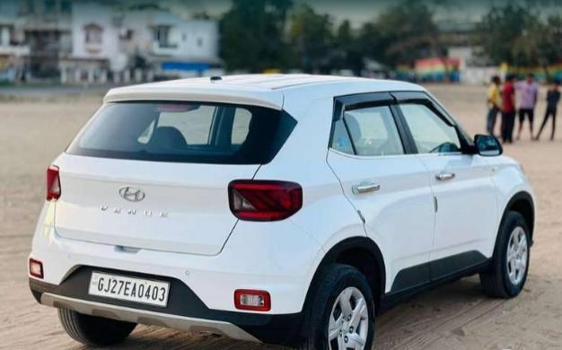 Hyundai Venue E 1.2 Petrol 2022