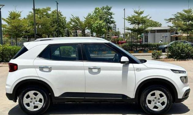 Hyundai Venue S 1.2 Petrol 2020