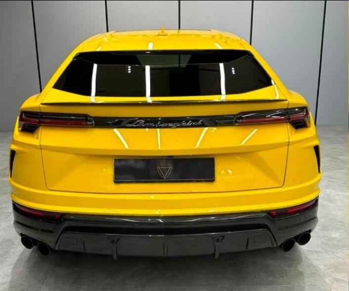 Lamborghini Urus Twin-Turbo V8 2020