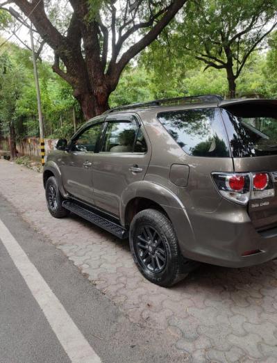 Toyota Fortuner 3.0 4x2 MT 2015