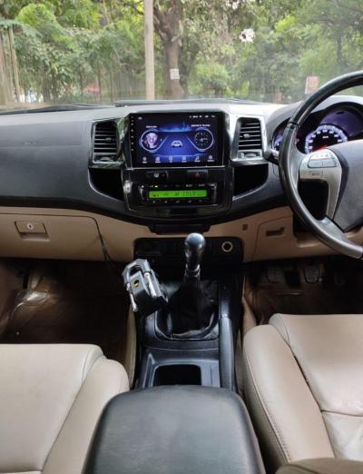Toyota Fortuner 3.0 4x2 MT 2015