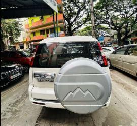 Ford Endeavour 3.0L Hurricane LIMITED EDITION 2012