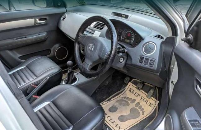 Maruti Suzuki Swift VXi 2011
