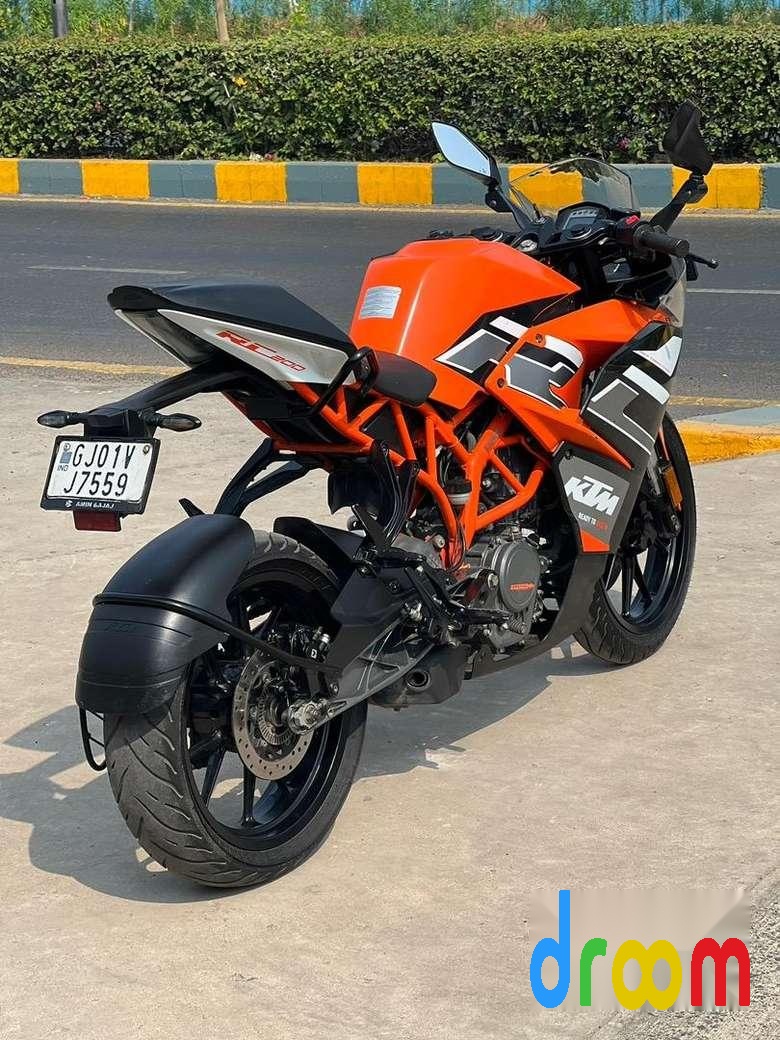 KTM RC 200 2021