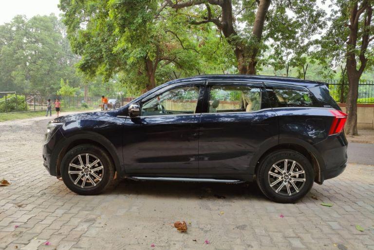 Mahindra XUV700 AX 7 Petrol AT 7 STR 2022