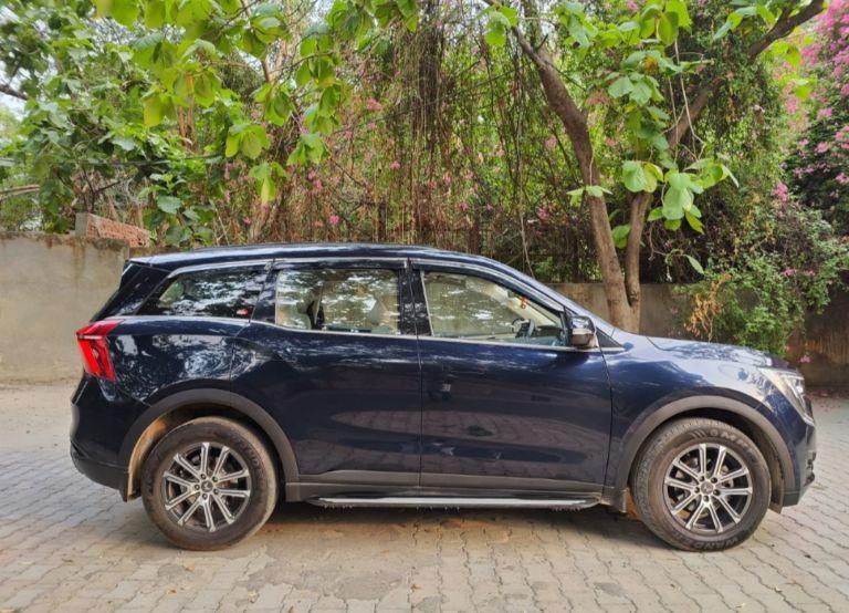 Mahindra XUV700 AX 7 Petrol AT 7 STR 2022