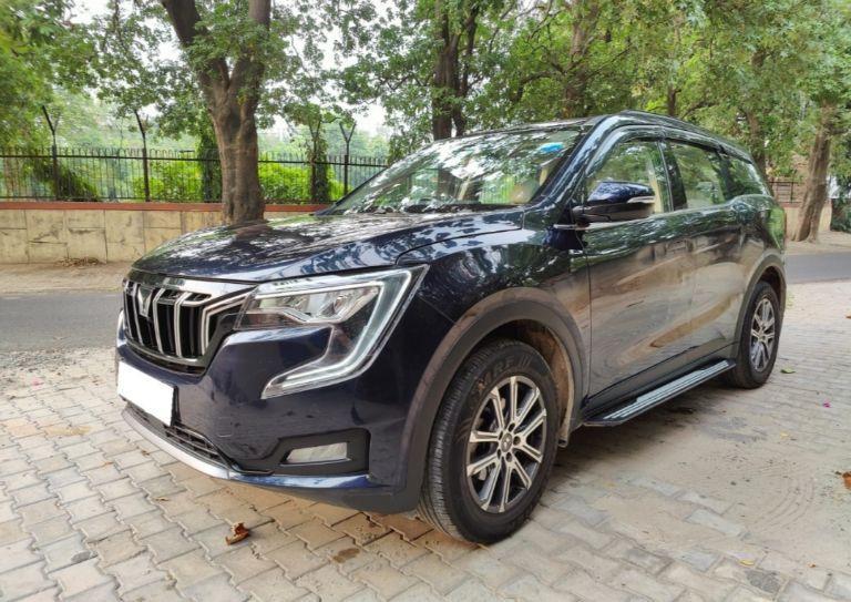 Mahindra XUV700 AX 7 Petrol AT 7 STR 2022