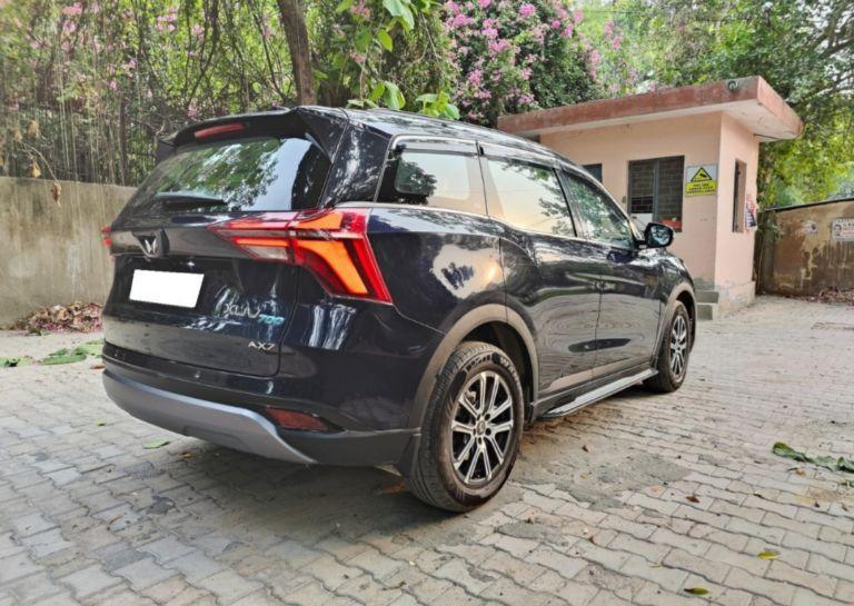 Mahindra XUV700 AX 7 Petrol AT 7 STR 2022