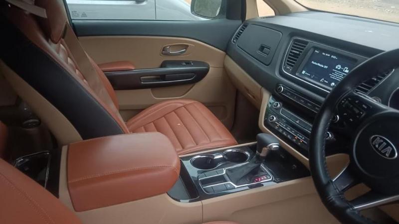Kia Carnival Premium 7 STR 2021