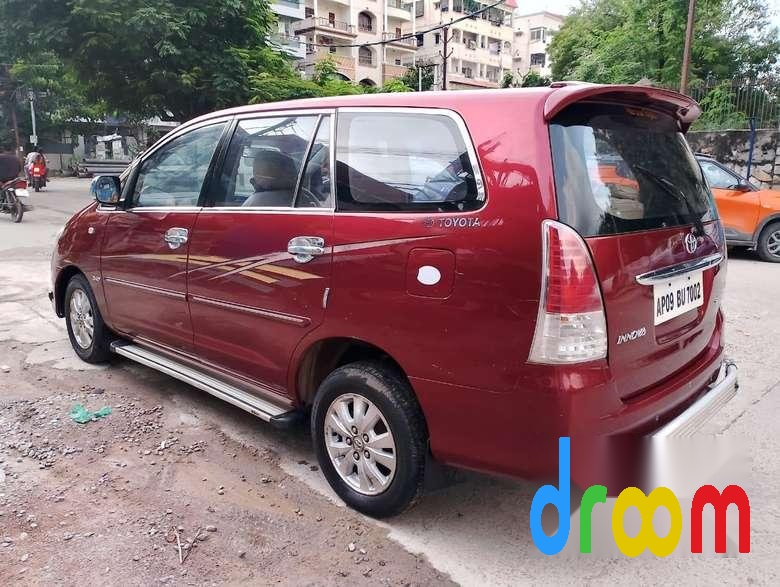 Toyota Innova 2.5 E 7 STR 2009