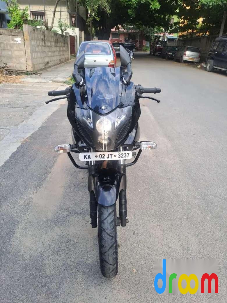 Bajaj Pulsar 220cc 2018