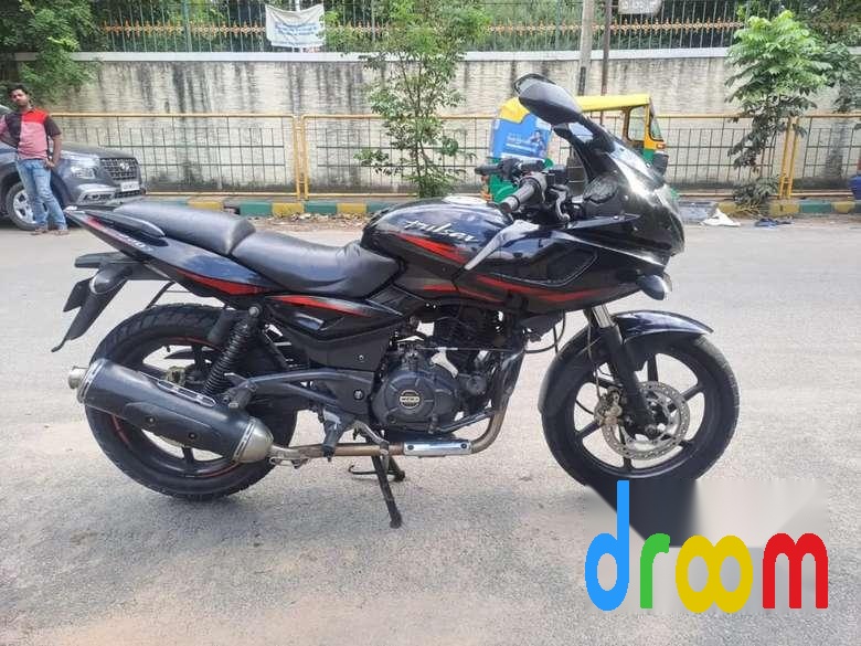Bajaj Pulsar 220cc 2018
