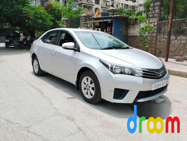 Toyota Corolla Altis D-4D J 2013