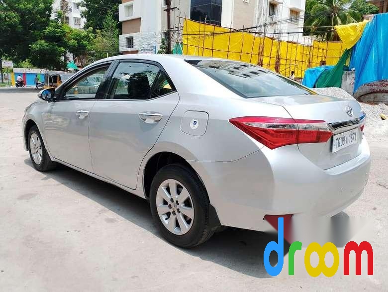 Toyota Corolla Altis D-4D J 2013