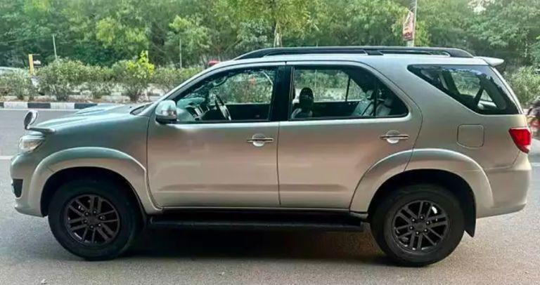 Toyota Fortuner 3.0 4X4 MT 2015