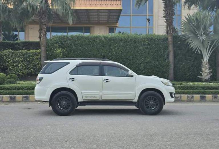 Toyota Fortuner 2.8 4x4 AT 2015