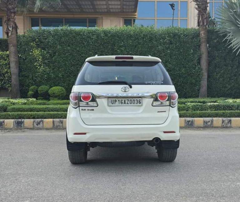 Toyota Fortuner 2.8 4x4 AT 2015