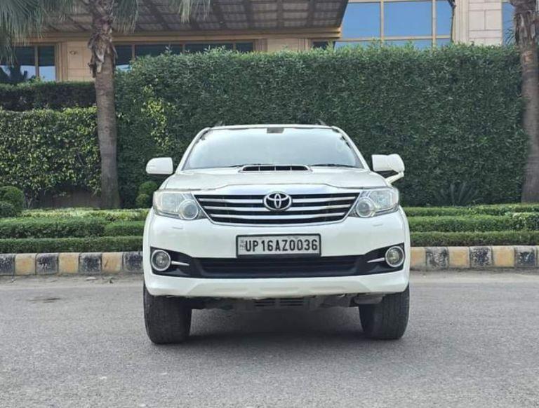 Toyota Fortuner 2.8 4x4 AT 2015
