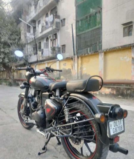 Royal Enfield Classic 350cc Classic Dark Dual Channel 2021
