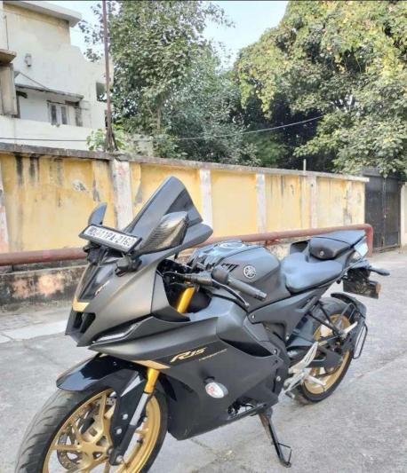 Yamaha R15 V4Dark Knight 2024
