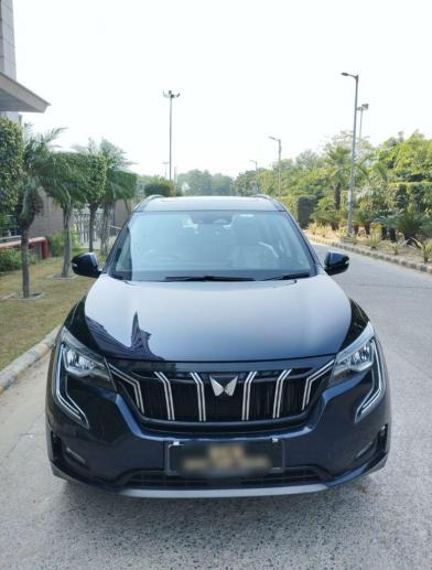 Mahindra XUV700 AX 7 Petrol AT 7 STR 2023