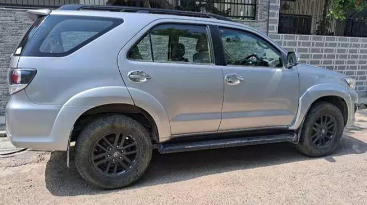 Toyota Fortuner 3.0 4x2 MT 2015
