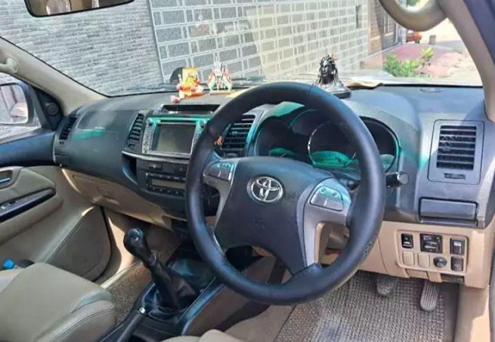 Toyota Fortuner 3.0 4x2 MT 2015