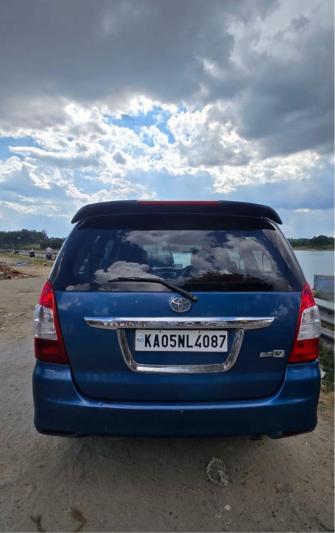 Toyota Innova 2.5 V 7 STR 2013