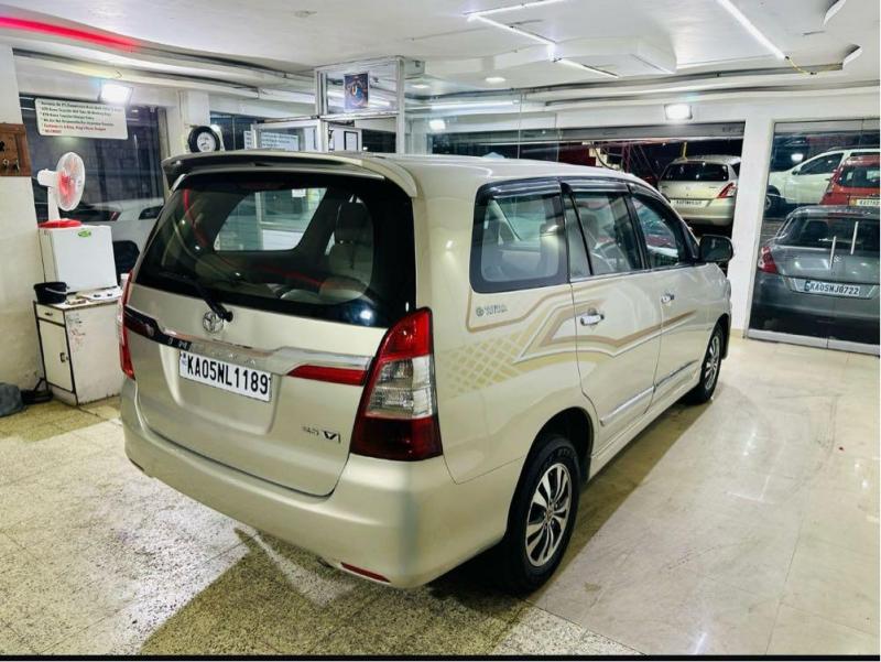 Toyota Innova 2.5 V 7 STR 2015