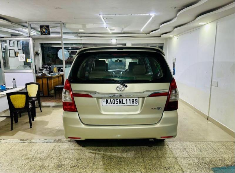 Toyota Innova 2.5 V 7 STR 2015