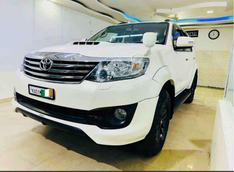Toyota Fortuner 3.0 4x2 MT 2015