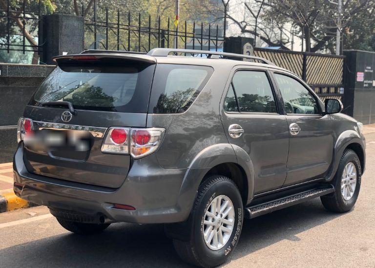 Toyota Fortuner 3.0 4x2 MT 2013