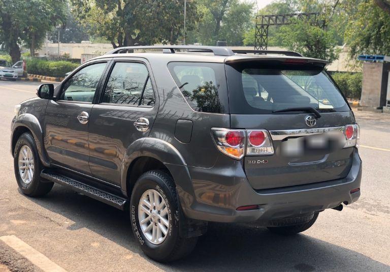 Toyota Fortuner 3.0 4x2 MT 2013
