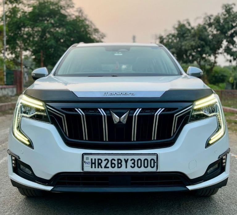 Mahindra XUV700 AX 7 Petrol AT 7 STR 2022