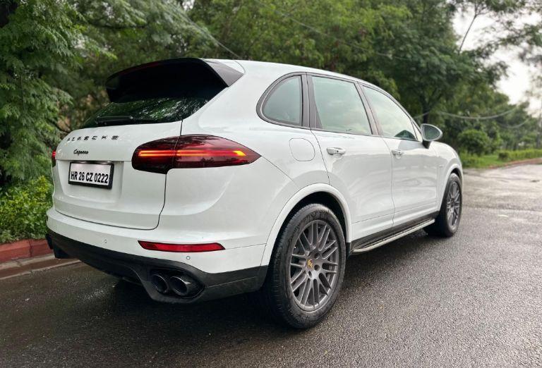 Porsche Cayenne Platinum Edition 2016