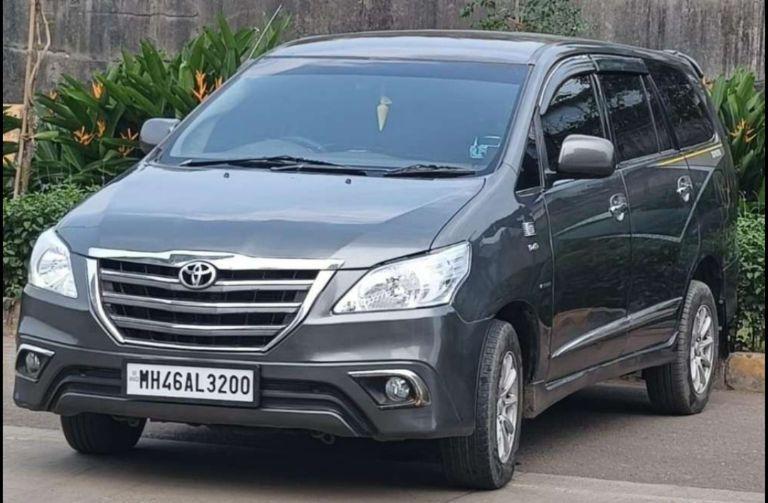 Toyota Innova 2.5 G 8 STR BS III 2014